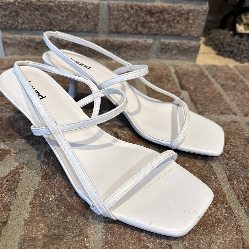 Abound Mandy White Slingback Kitten Heels Sandals Size 9.5 #523